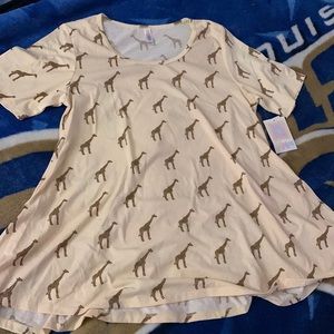 Large giraffe printed shirt! Brand new